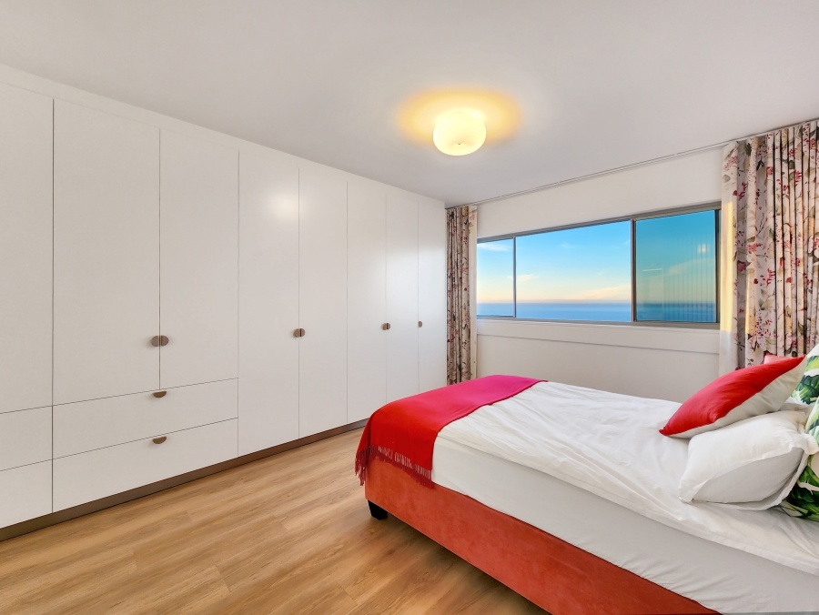 2 Bedroom Property for Sale in Sea Point Western Cape